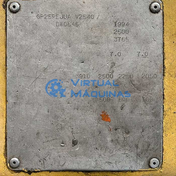 Empilhadeira Marca Yale Capacidade De 2,5 Ton