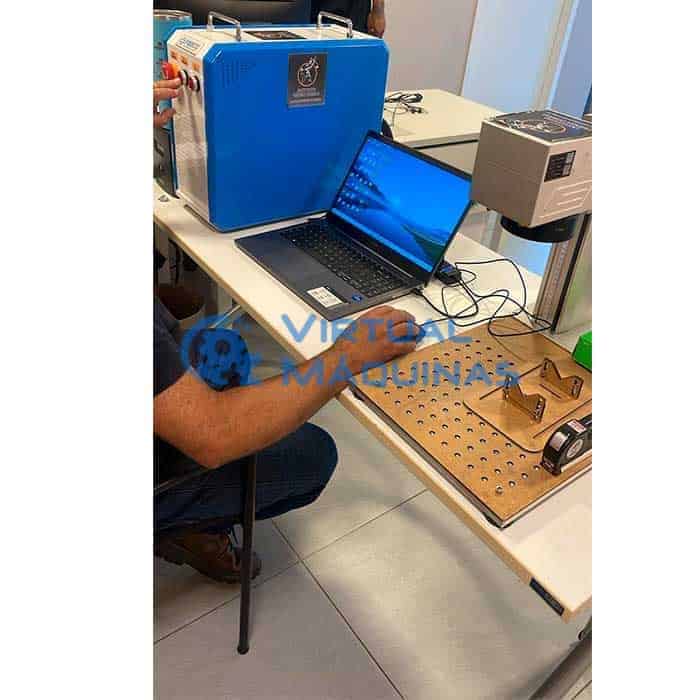 Gravadora A Laser Marca Fiber Cnc Modelo F200 Com 4° Eixo